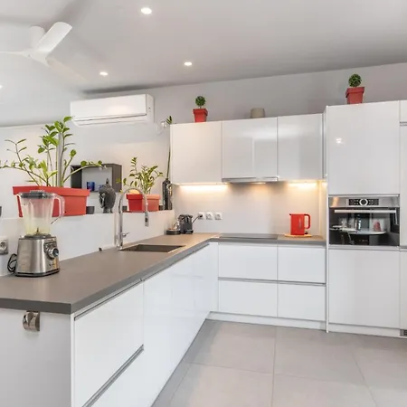 Haven - Luxury House