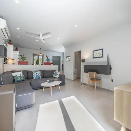 Haven - Luxury House